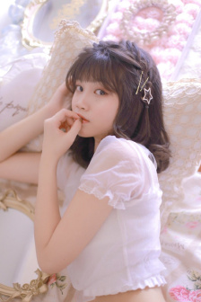 公交车蹭进去了